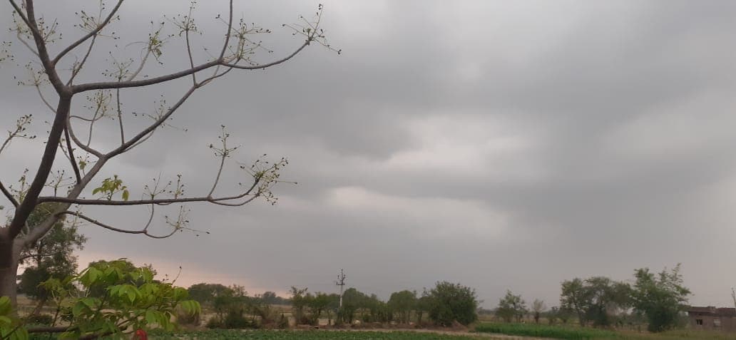 Jharkhand Weather Forecast : झारखंड में एक बार फिर बदलेगा मौसम का मिजाज, कई जिलों में बारिश के आसार, मौसम वैज्ञानिकों का ये है पूर्वानुमान