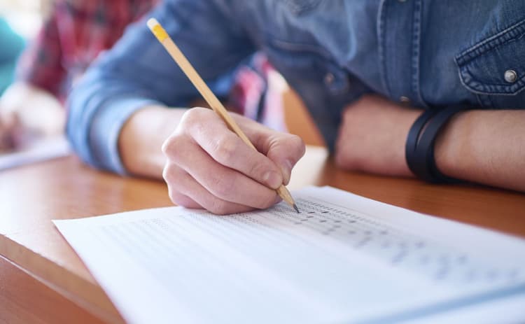 पटना : वार्षिक परीक्षा में बेस्ट स्कोरर की संख्या में कमी, टॉपर के मार्क्स में भी गिरावट, जानिए वजह