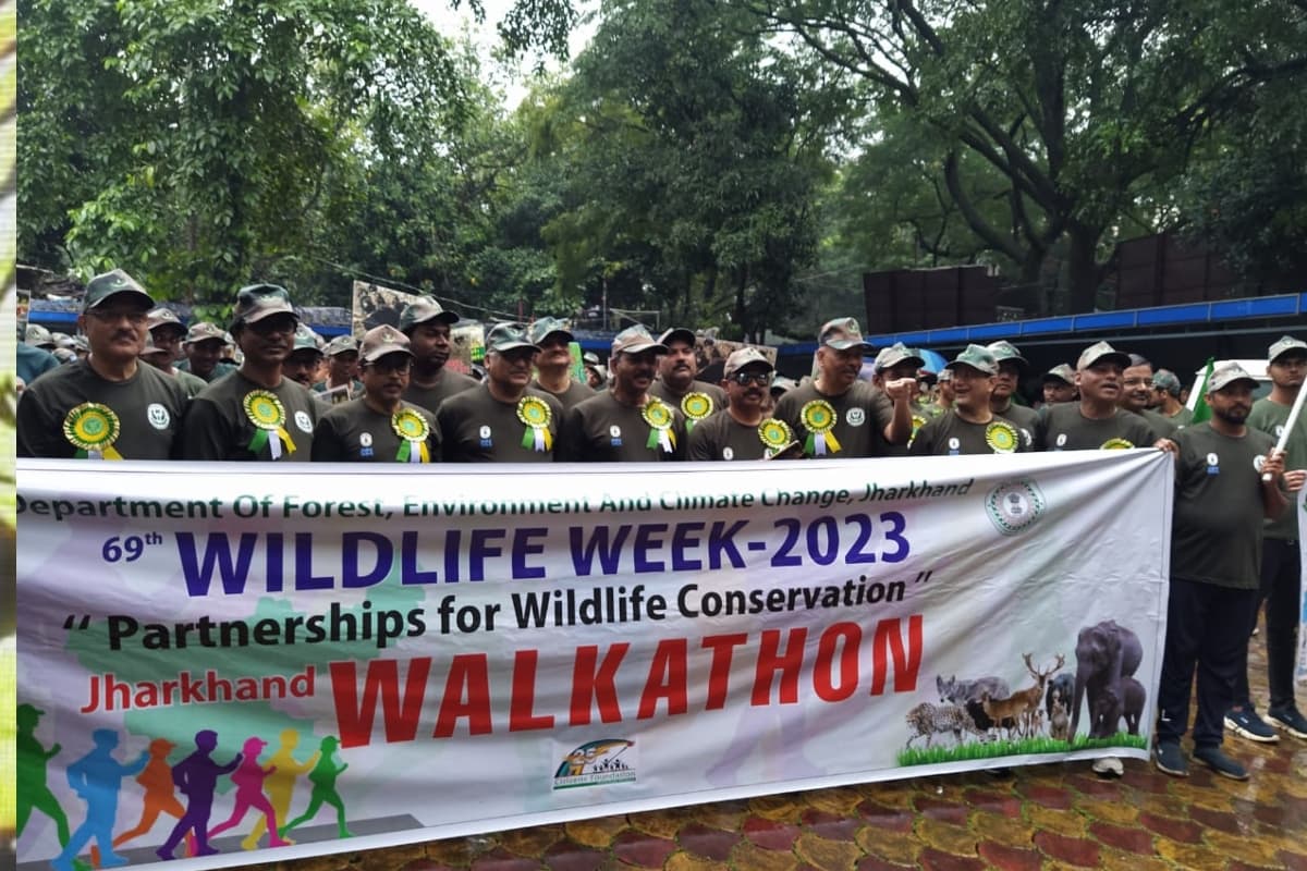 PHOTOS: वॉकाथन से रांची में वन्यप्राणी सप्ताह का शुभारंभ, झारखंड के DGP ने दिया वनों के संरक्षण का दिया संदेश