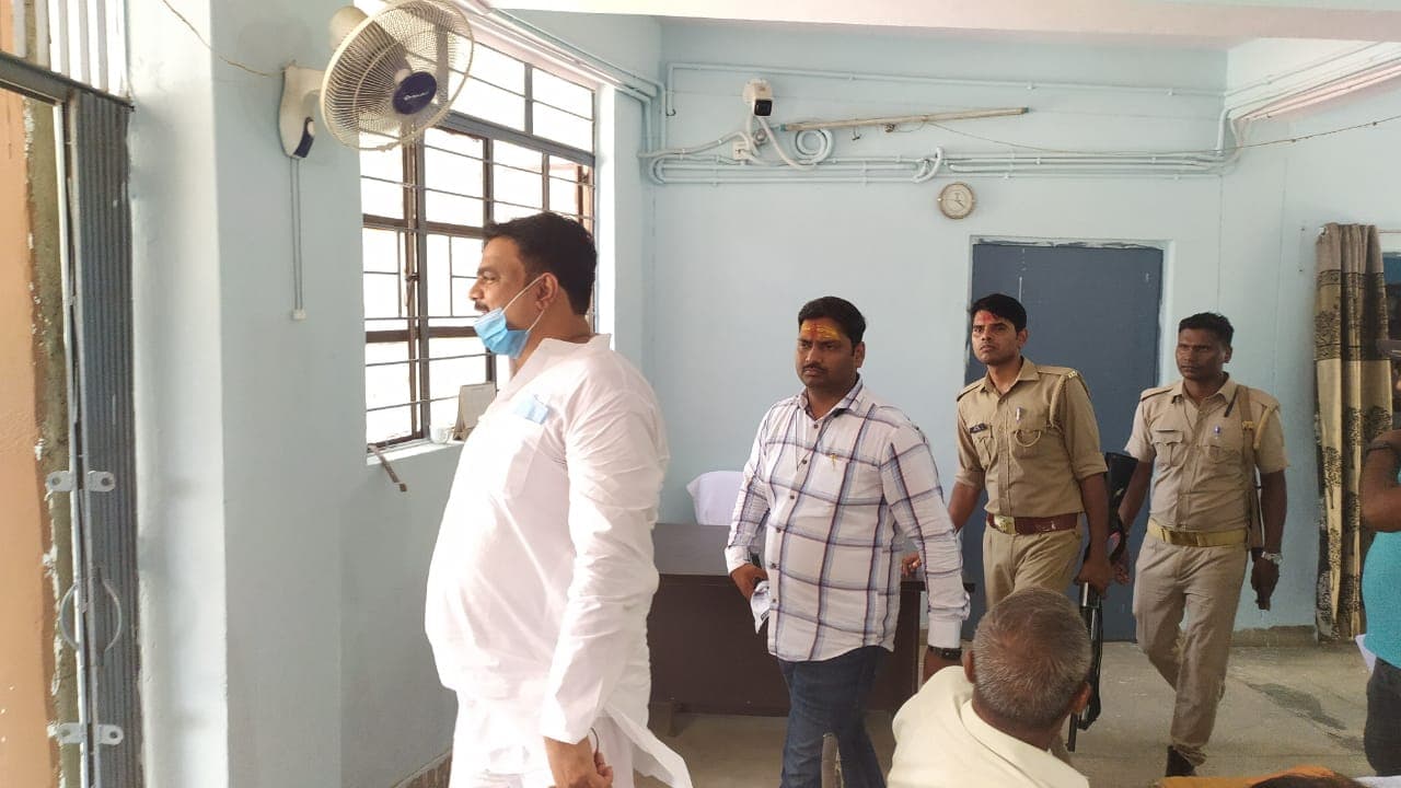 पूर्व विधायक राजन तिवारी गिरफ्तार, लंबे समय से बिहार और यूपी पुलिस कर रही थी तलाश