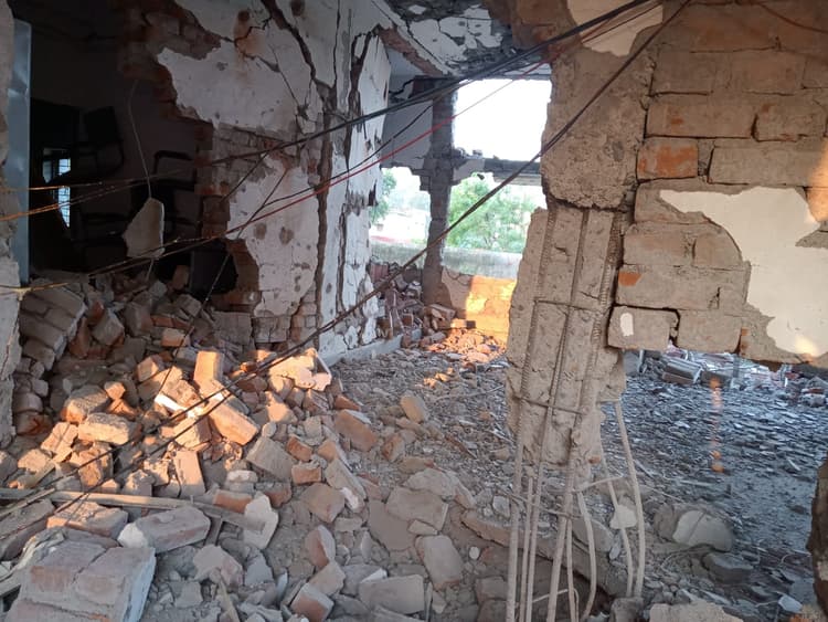 औरंगाबाद में नक्सलियों का टॉवर और किसान भवन पर हमला