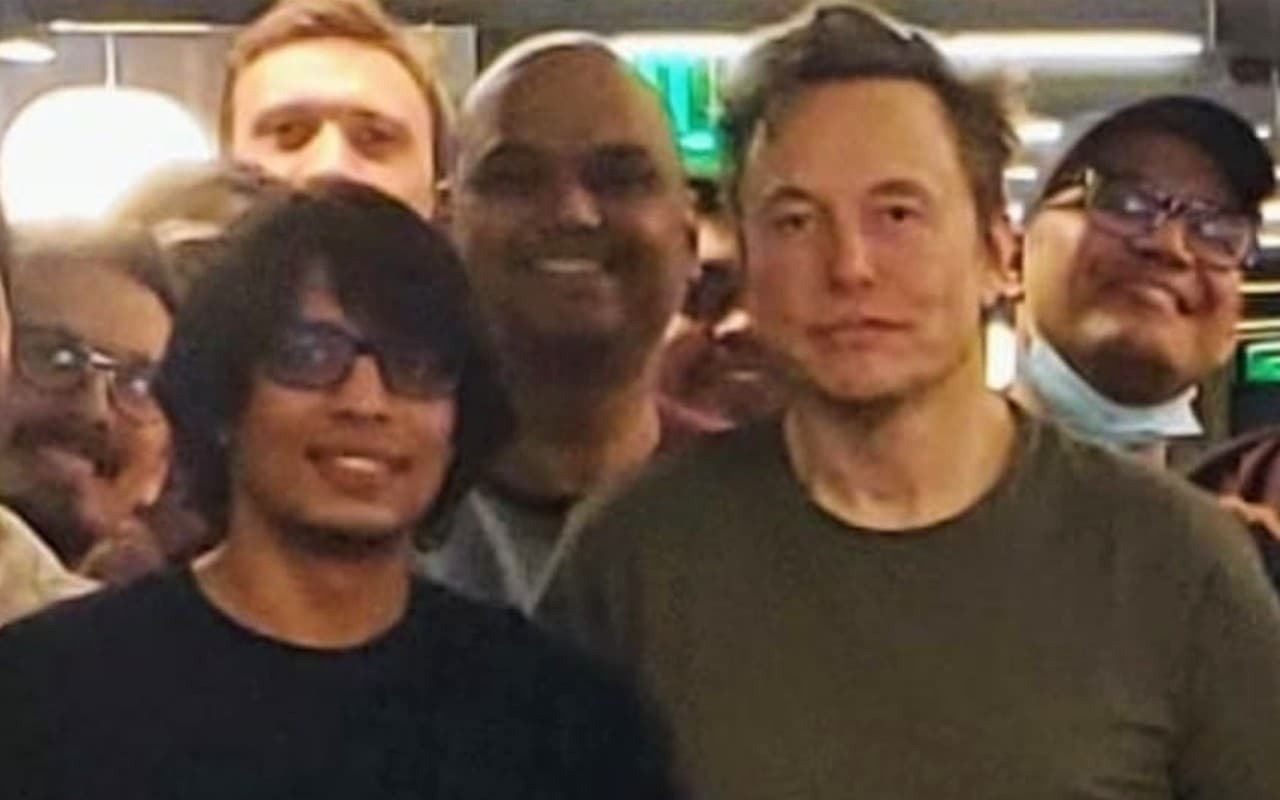 Hazaribagh News: चौपारण के आकाश गौरव को Twitter के मालिक एलन मस्क ने अमेरिका में किया सम्मानित