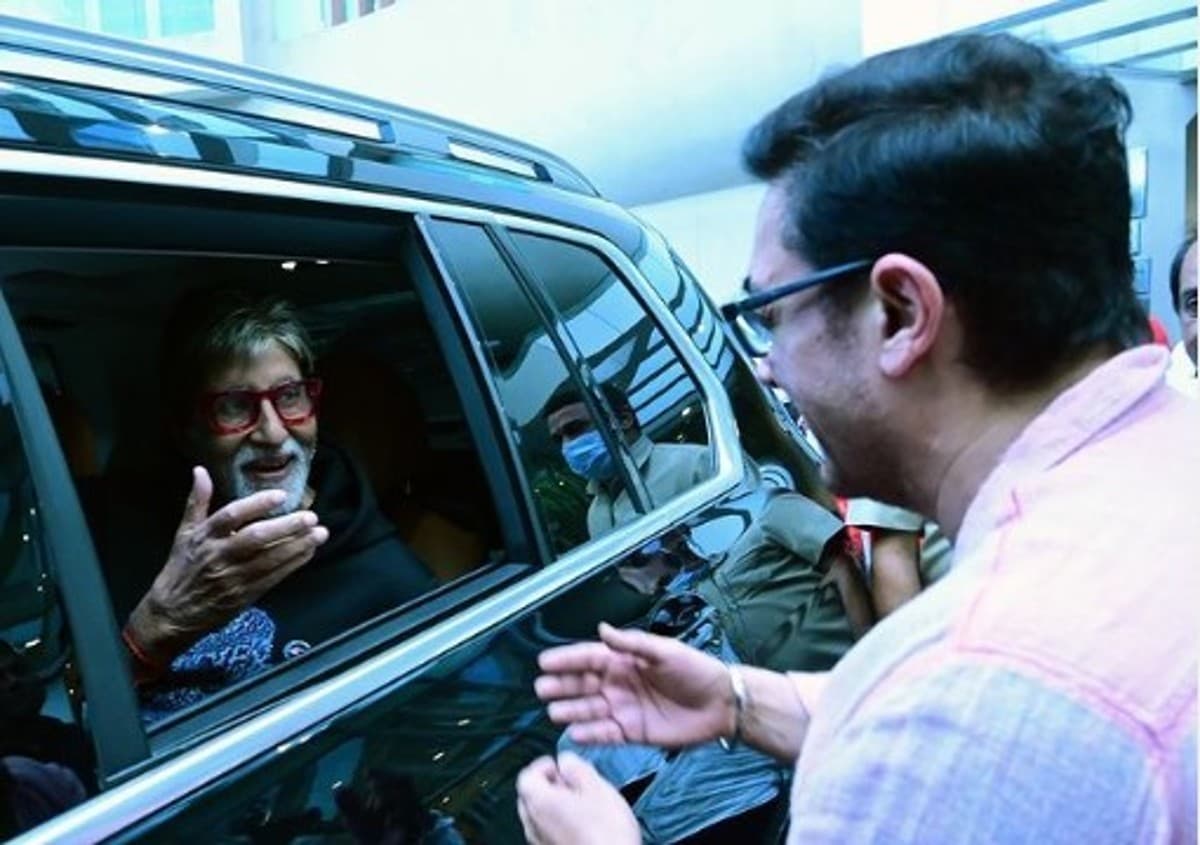Amitabh Bachchan से मिलने उनके कार के पास आया ये सुपरस्टार, बिग बी बोले- एक शाम में इतने सारे दिग्गज...