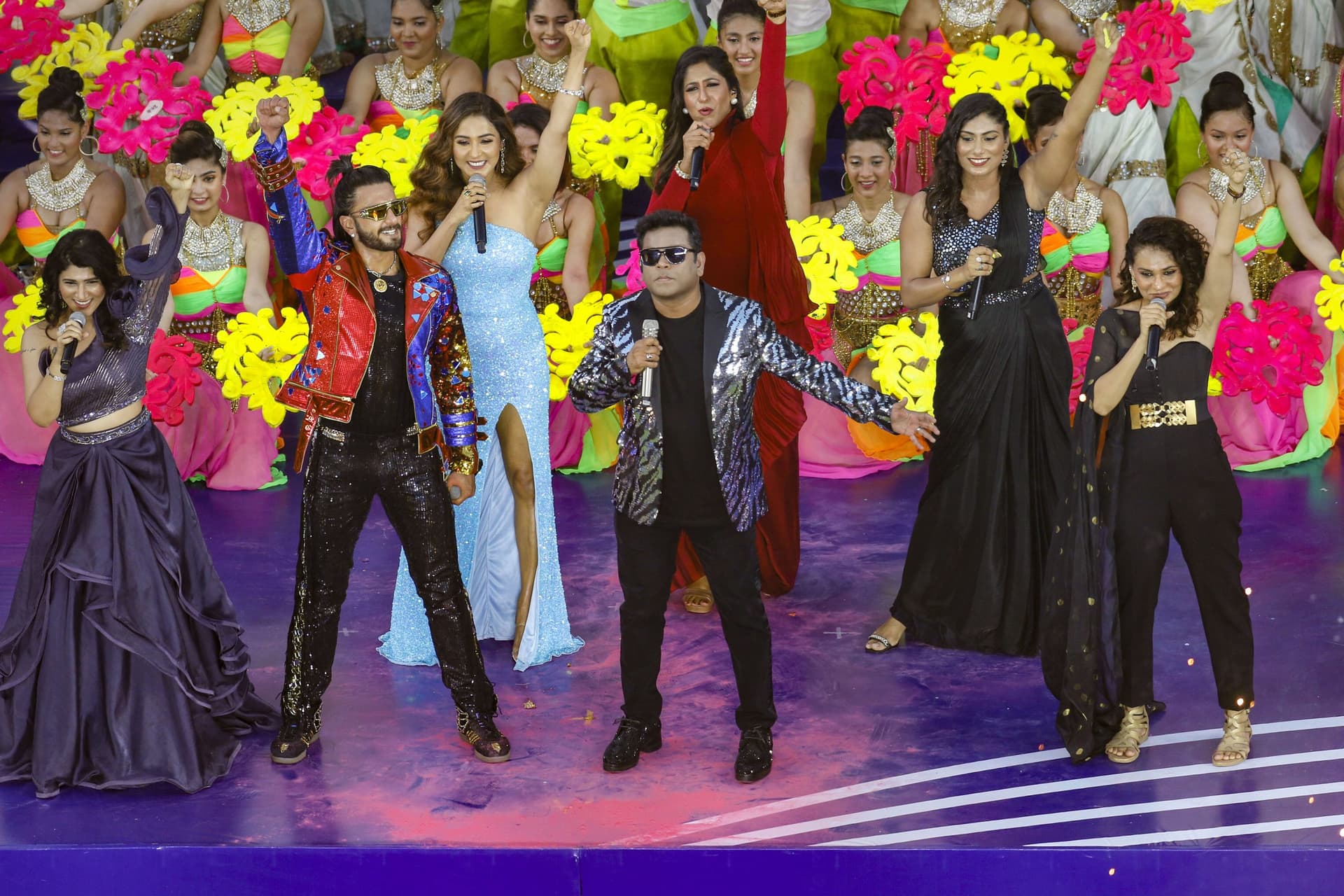 IPL 2022 Closing Ceremony: क्लोजिंग सेरेमनी में ए आर रहमान और रणवीर सिंह ने मचाया धमाल, देखें VIDEO IPL 2022 Closing Ceremony: क्लोजिंग सेरेमनी में ए आर रहमान और रणवीर सिंह ने मचाया धमाल, देखें VIDEO