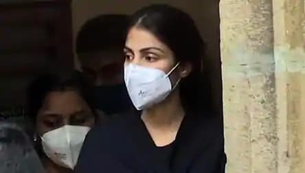 Rhea Chakraborty Latest News: रिया चक्रवर्ती के समर्थन में सड़क पर उतरे सैंकडों लोग Rhea Chakraborty Latest News: रिया चक्रवर्ती के समर्थन में सड़क पर उतरे सैंकडों लोग