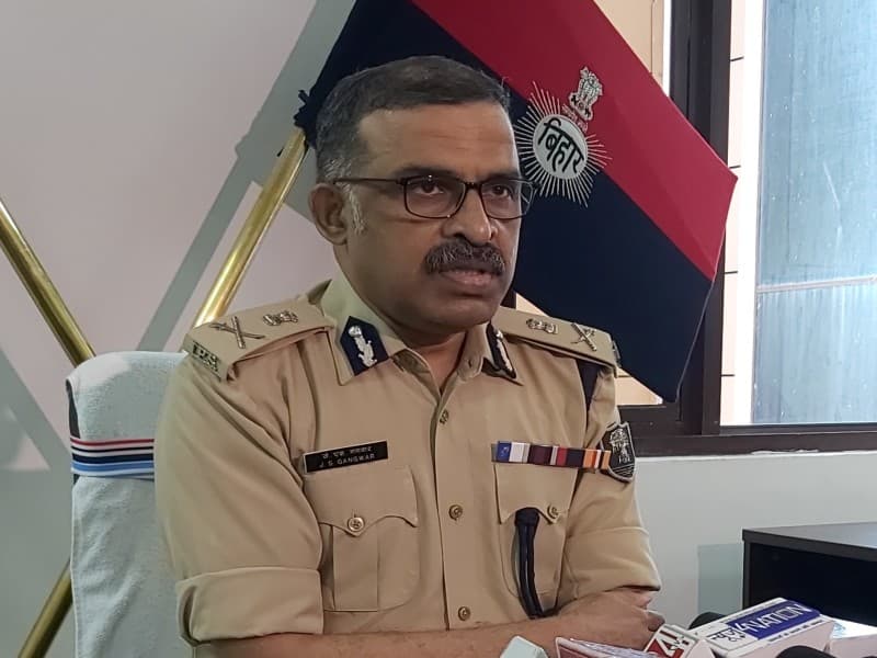कटिहार फायरिंग: पुलिस मुख्यालय ने डीएम-एसपी से मांगी विस्तृत रिपोर्ट, बिजली कंपनी ने
भी रखा अपना पक्ष कटिहार फायरिंग: पुलिस मुख्यालय ने डीएम-एसपी से मांगी विस्तृत रिपोर्ट, बिजली कंपनी ने
भी रखा अपना पक्ष