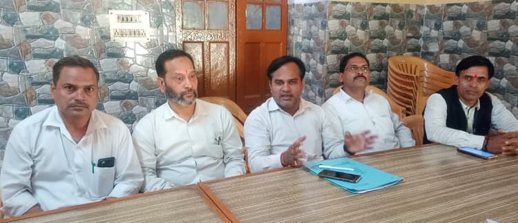 OMG 2 फिल्म में न्यायालय के अपमान और धार्मिक भावना आहत होने पर अधिवक्ता नाराज, सुप्रीम कोर्ट में जनहित याचिका