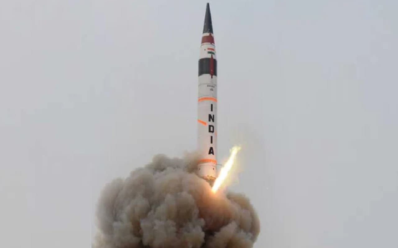 अग्नि 5 का सफल परीक्षण: चीन और पाकिस्तान की खैर नहीं, ड्रैगन के अंतिम छोर तक मचा सकता है तबाही