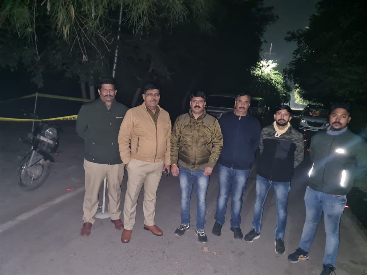 UP Crime News: दो लोकेशन, एक ही पैटर्न... आगरा में बदमाशों से मुठभेड़ के बाद अलर्ट पर पुलिस