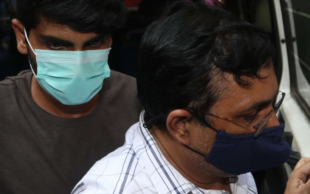West Bengal News: शैलेश पांडेय दो भाईयों के साथ ओड़िशा से गिरफ्तार, गुजरात से पकड़ा गया मददगार West Bengal News: शैलेश पांडेय दो भाईयों के साथ ओड़िशा से गिरफ्तार, गुजरात से पकड़ा गया मददगार