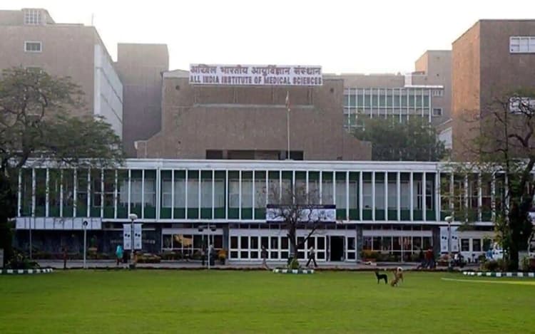 AIIMS Issues SOP: सांसदों के इलाज के लिए एम्स दिल्ली ने जारी की एसओपी, डॉक्टरों ने किया विरोध