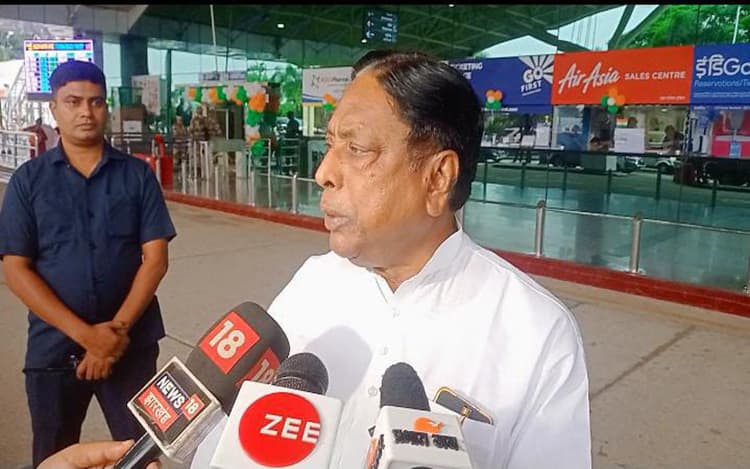 दिल्ली में आलाकमान के साथ बैठक कर रांची लौटे मंत्री आलमगीर आलम, बोले- सीट शेयरिंग को लेकर नहीं हुआ कोई फैसला