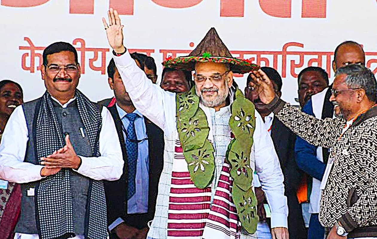 चाईबासा में अमित शाह : ST बेटियों से जबरन शादी कर रहे घुसपैठिये, वोट बैंक की राजनीति कर रही हेमंत सरकार