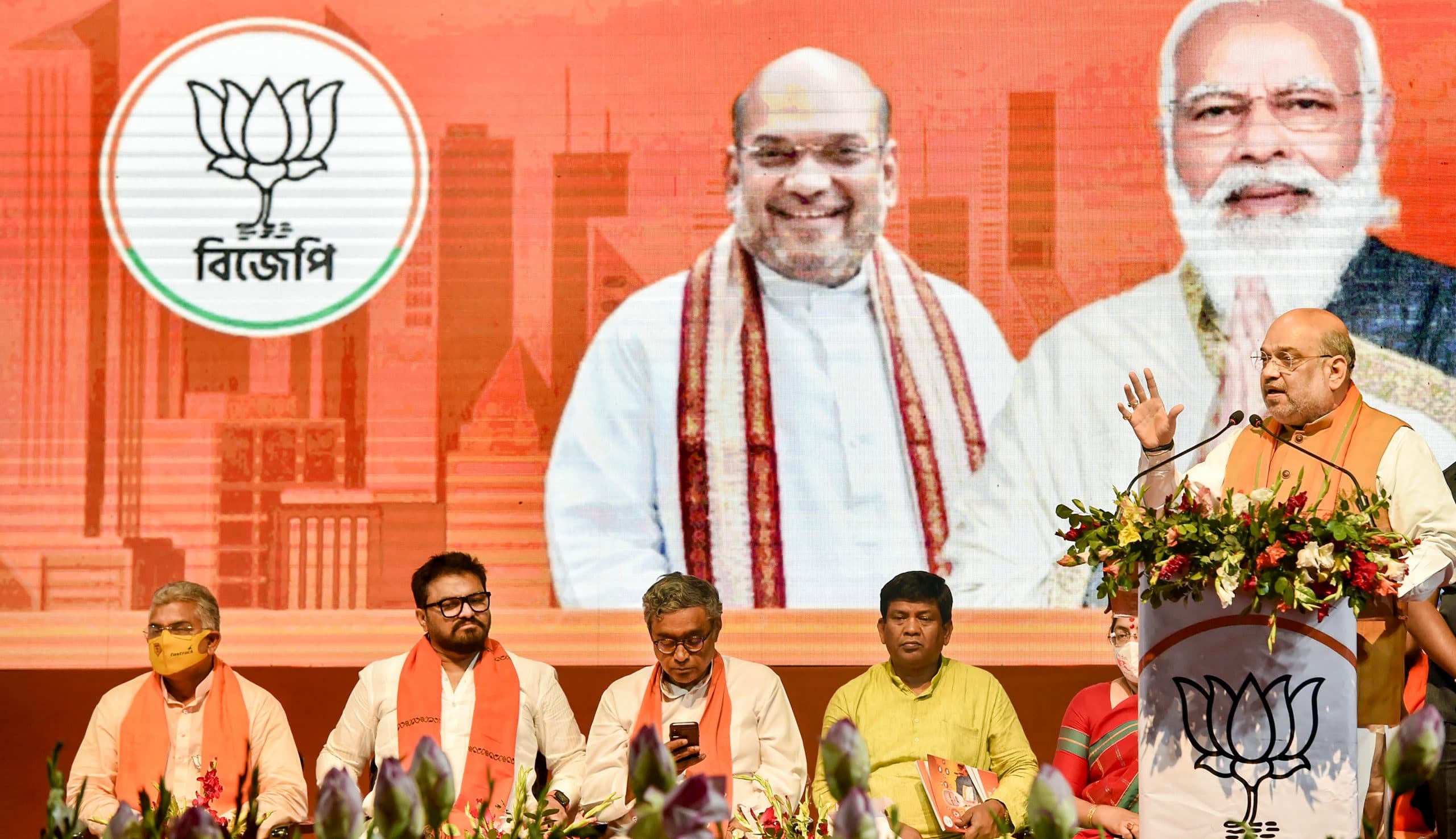 BJP Manifesto 2021: बंगाल के लिए भाजपा के घोषणापत्र में हर परिवार को नौकरी, सीएए लागू करने का वादा