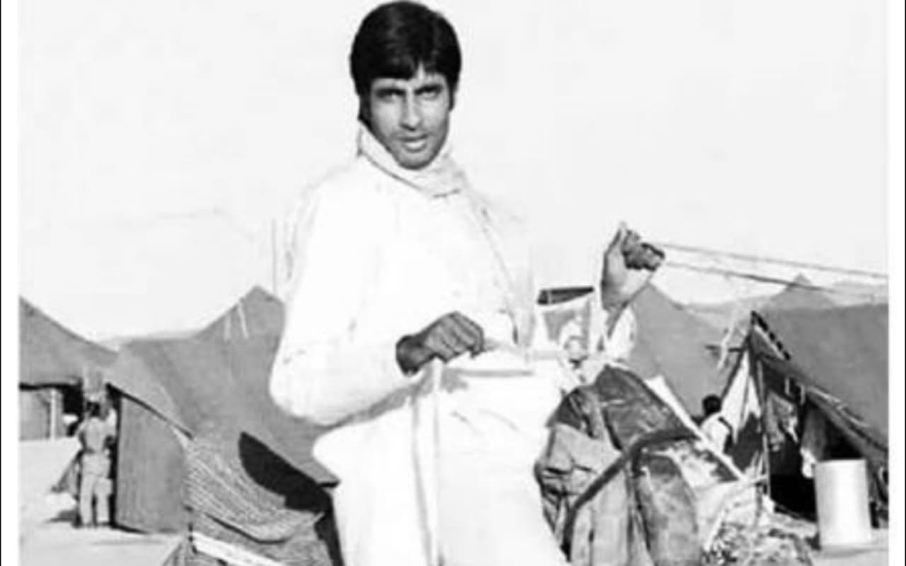 अमिताभ बच्चन ने शेयर की जैसलमेर की तस्वीर, बोले- जब मुझे ऊंट कहा जाता था लेकिन अब ये...