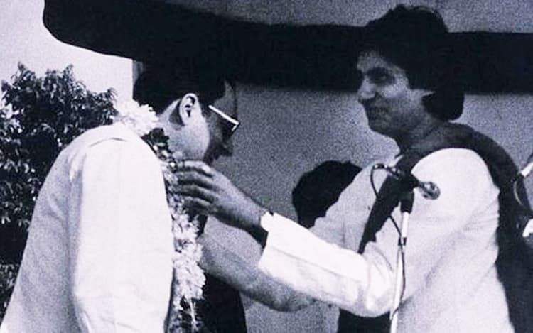 80 साल बेमिसाल बच्चन: गांधी परिवार से बच्चन परिवार की निकटता और दूरी की पूरी कहानी