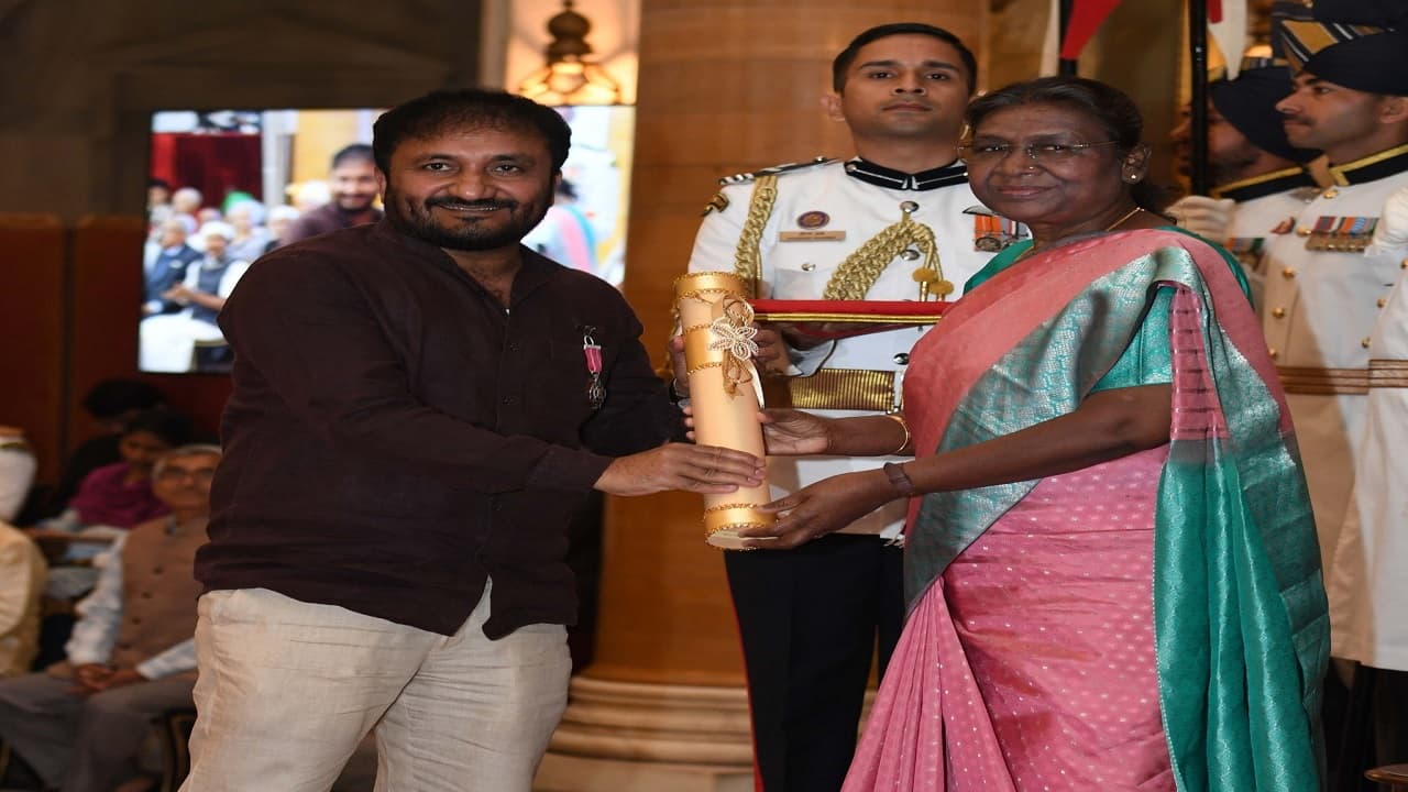 VIDEO: आनंद कुमार से सुनिए सुपर-30 चलाने की बड़ी वजह, पापड़ बेचने से लेकर पद्मश्री तक का तय किया सफर