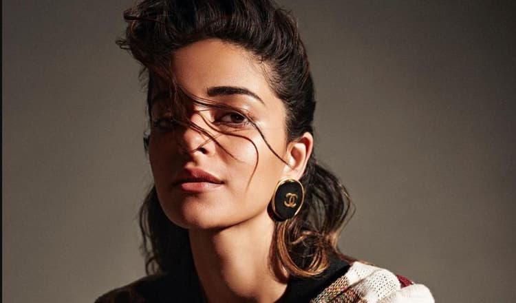 अनन्या पांडे ने ग्लैमरस तसवीर शेयर कर फैंस से किया ये वादा, बोलीं- ये बोरिंग नहीं होगा...