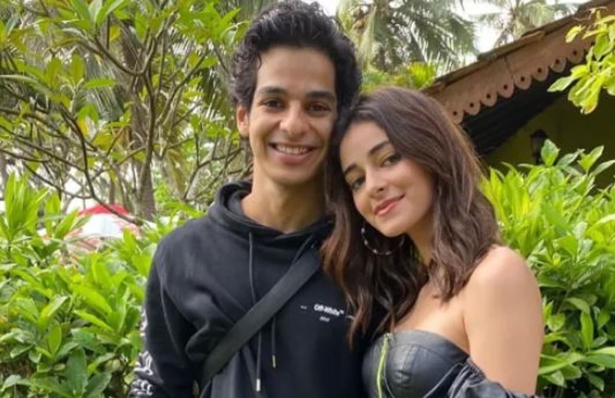 अनन्या पांडे ने कार में कराया ग्लैमरस फोटोशूट, वायरल हो रही तसवीरों पर मां ने दिया ऐसा रिएक्शन