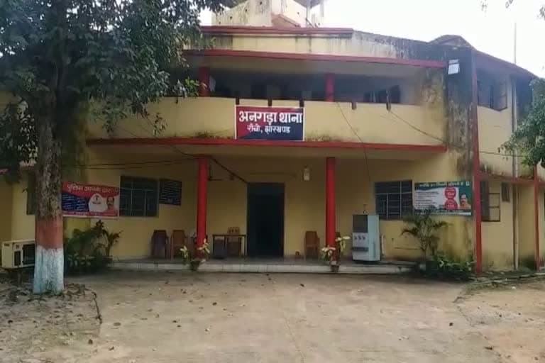 दोस्ती का कत्ल: झाखंड में दोस्तों ने खैनी खाने के बहाने दरवाजा खुलवाया, घर में घुसकर टांगी से काट डाला