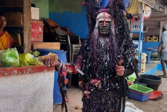 Jharkhand News : इंटरनेट की दुनिया में विलुप्त होती बहरुपिया कला, आजीविका को लेकर ये है अनिल बहरूपिया का दर्द