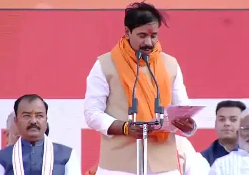 Yogi 2.0 Cabinet: योगी कैबिनेट में अनिल राजभर का दबदबा कायम, UP सरकार में मिली बड़ी जिम्मेदारी Yogi 2.0 Cabinet: योगी कैबिनेट में अनिल राजभर का दबदबा कायम, UP सरकार में मिली बड़ी जिम्मेदारी