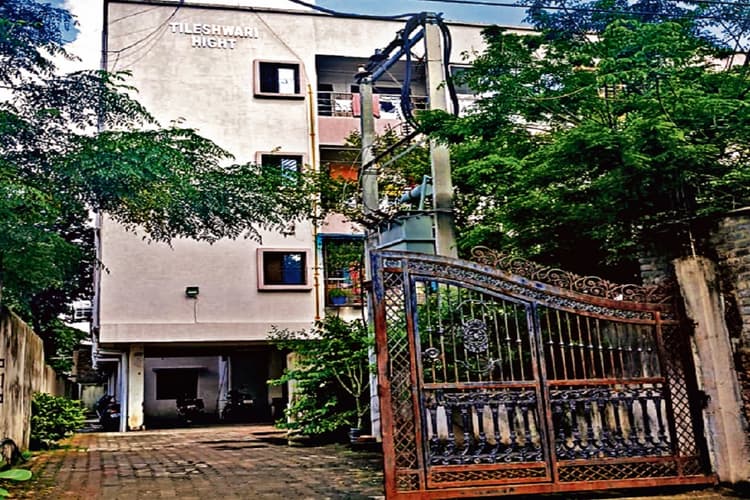 यूपी में 12 मीटर चौड़ी सड़क किनारे बना सकेंगे तीन मंजिला अपार्टमेंट, पार्किंग के साथ पूरी करनी होगी ये शर्तें