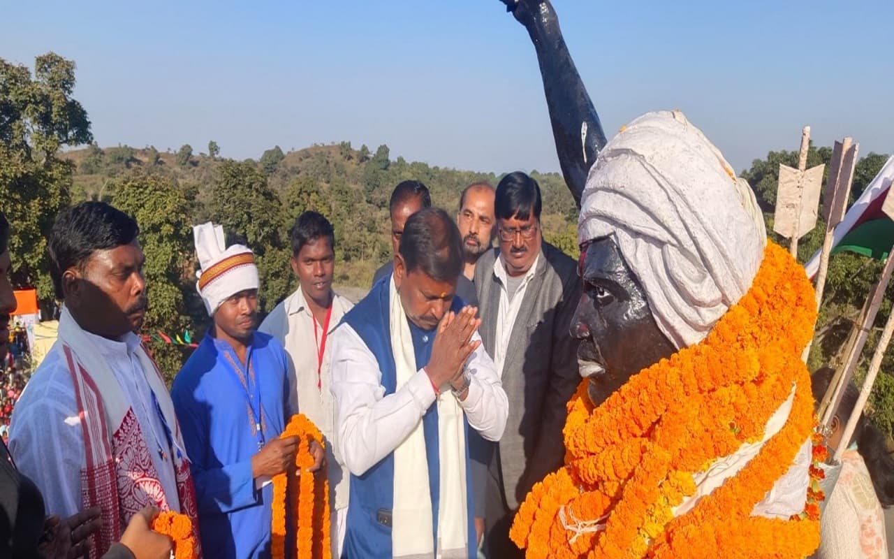 डोंबारी बुरू में शहादत दिवस समारोह, जल, जंगल, जमीन व आदिवासियों पर क्या बोले केंद्रीय मंत्री अर्जुन मुंडा