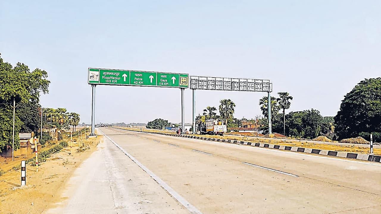 कोईलवर में नये सिक्स लेन पुल के दूसरे लेन का
हुआ उद्घाटन, आरा-पटना के बीच घंटे भर के अंदर तय होगी दूरी