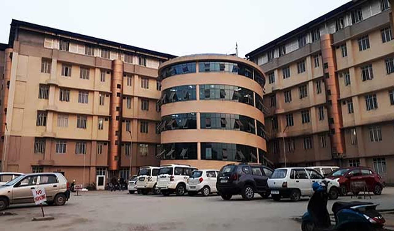 अरुणाचल प्रदेश : एक और मजदूर को बचाया गया, 11 अन्य की तलाश जारी अरुणाचल प्रदेश : एक और मजदूर को बचाया गया, 11 अन्य की तलाश जारी