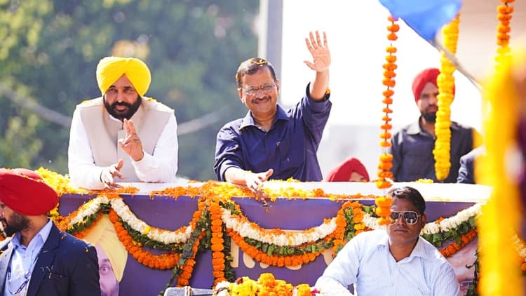 अमृतसर में अरविंद केजरीवाल- वर्षों बाद पंजाब को ईमानदार मुख्यमंत्री मिला, 122 लोगों की सुरक्षा घटायी गयी