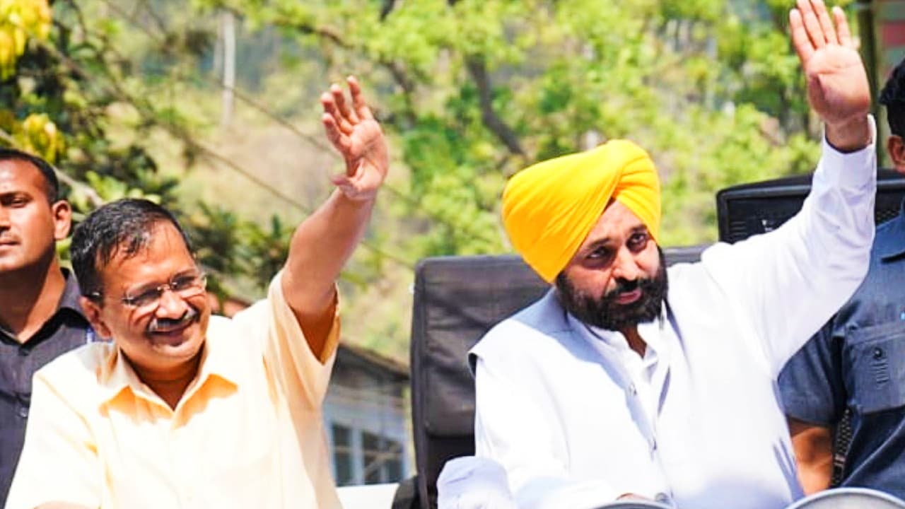 दिल्ली में पोस्टर विवाद पर एक्शन में AAP, जंतर-मंतर पर कल जनसभा को संबोधित करेंगे अरविंद केजरीवाल-भगवंत मान