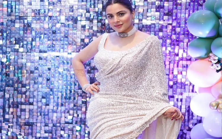 Kundali Bhagya की प्रीता का देसी अंदाज, साड़ी में कहर ढाती दिखी श्रद्धा आर्या, PICS