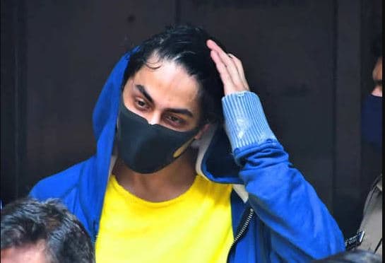 Aryan Khan Drugs Case : जेल के अंदर धार्मिक किताबें पढ़ रहे हैं आर्यन खान, लाइब्रेरी से लीं ये दो बुक्स