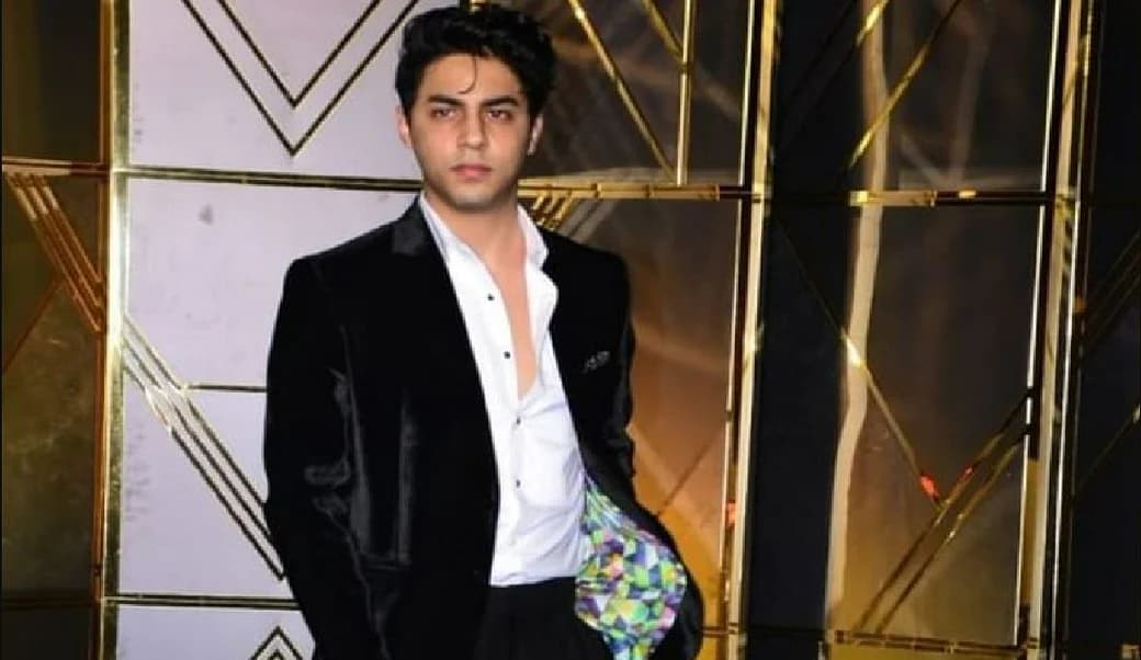 Aryan Khan Party Video: शाहरुख खान के लाडले आर्यन खान नाइट क्लब में दिखे पार्टी करते हुए, वायरल VIDEO Aryan Khan Party Video: शाहरुख खान के लाडले आर्यन खान नाइट क्लब में दिखे पार्टी करते हुए, वायरल VIDEO