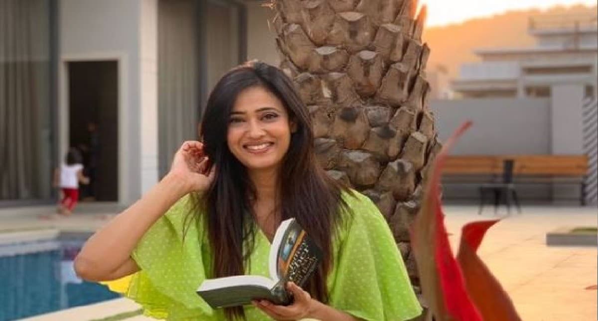 श्वेता तिवारी की उम्र इंस्टा फिल्टर ने बतया 23 साल, तो विशाल आदित्य सिंह के कमेंट ने खींचा फैंस का दिल, VIDEO श्वेता तिवारी की उम्र इंस्टा फिल्टर ने बतया 23 साल, तो विशाल आदित्य सिंह के कमेंट ने खींचा फैंस का दिल, VIDEO