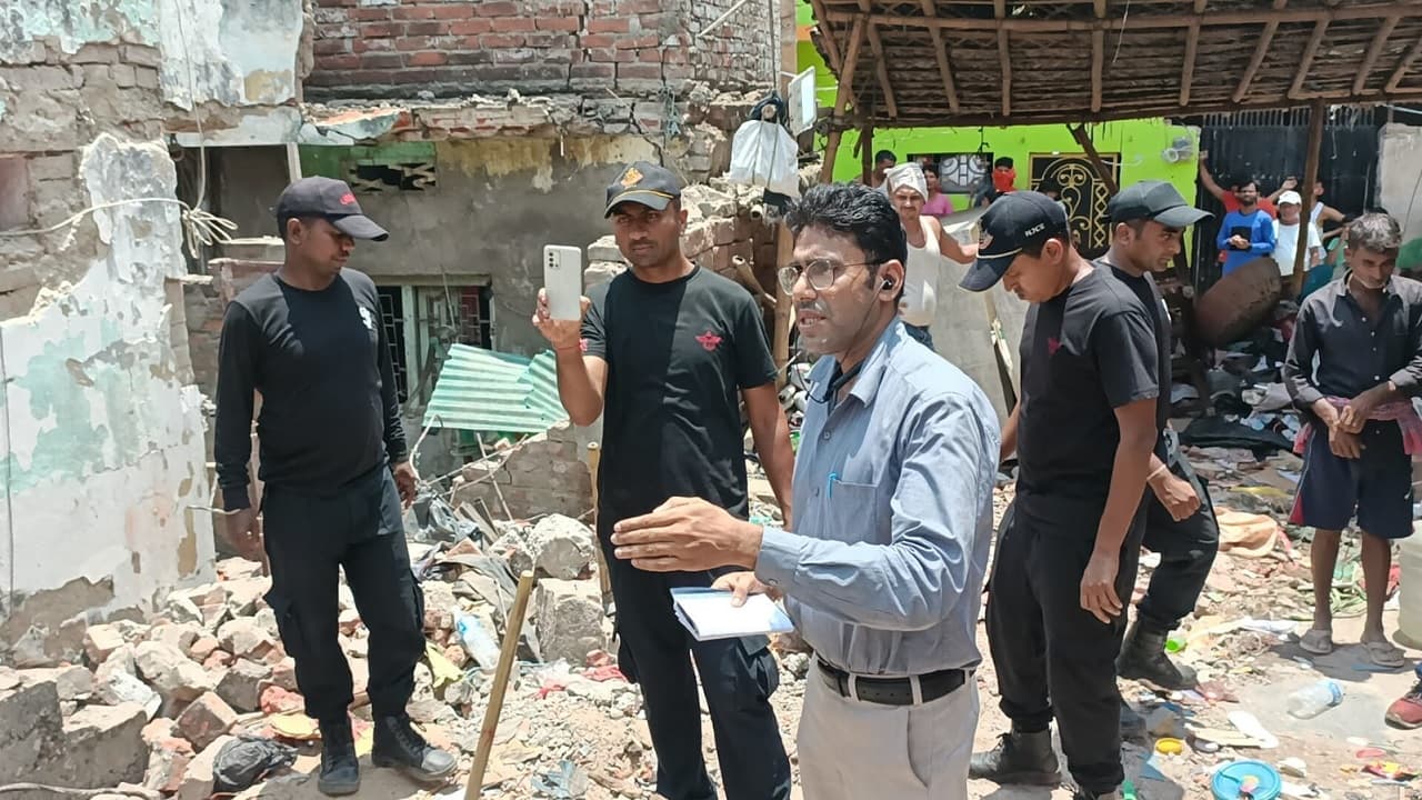 बिहार: भागलपुर के हुसैनाबाद पहुंचा आतंकवाद निरोधक दस्ता, धमाके की जांच में जुटी टीम