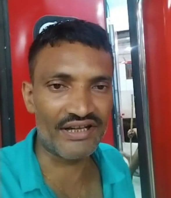 काबुल से लौटे बोकारो के बबलू फिर कमाने क्यों गये बाहर, ये है उनकी पीड़ा काबुल से लौटे बोकारो के बबलू फिर कमाने क्यों गये बाहर, ये है उनकी पीड़ा