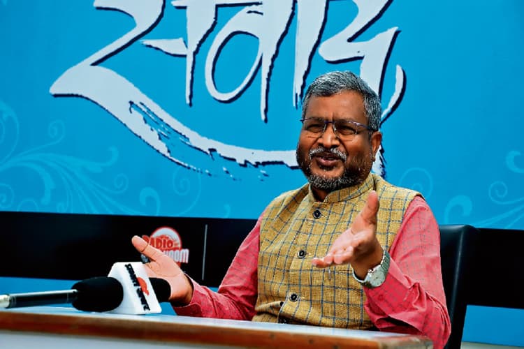 पूर्व सीएम बाबूलाल मरांडी बने झारखंड बीजेपी के नये प्रदेश अध्यक्ष, दीपक प्रकाश की जगह सौंपी गयी कमान