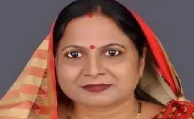 Bihar Election 2020 : विधायक बेबी ने लौटाया LJP का सिंबल, डैमेज कंट्रोल करते हुए बीजेपी ने वापस पार्टी में बुलाया