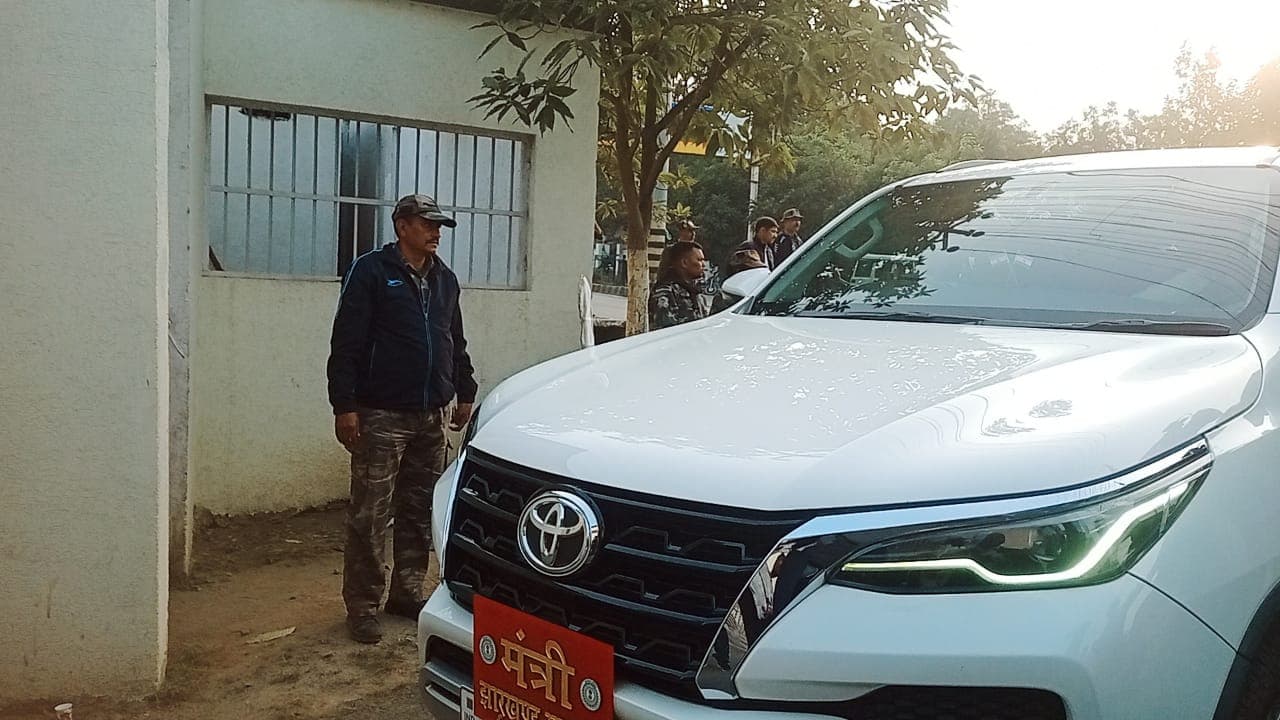 मुख्यमंत्री हेमंत सोरेन के आवास पर सत्ताधारी दलों के विधायकों की बैठक, अंबा प्रसाद बोलीं- ऑल इज वेल