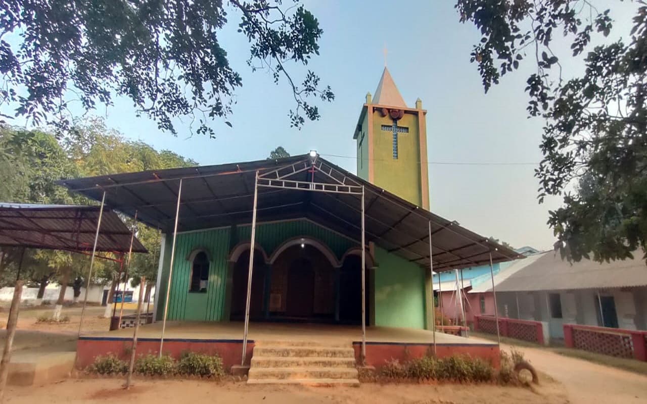Christmas 2022: ब्रिटिश जमाने में गुमला में बना था बनारी चर्च, युवाओं में क्रिसमस गैदरिंग का उत्साह