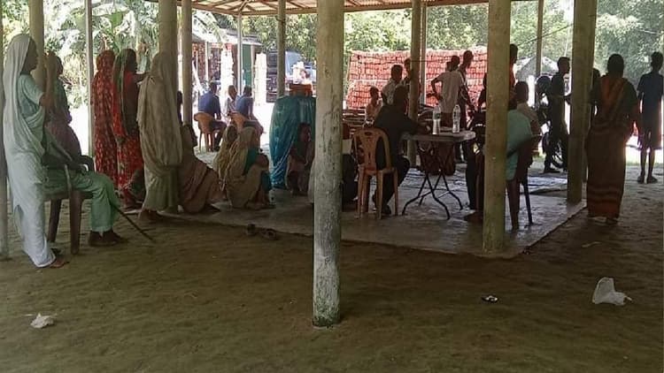 बांग्लादेश में सोशल मीडिया पर पोस्ट के खिलाफ भड़की हिंसा, धार्मिक स्थल और घरों में तोड़फोड़