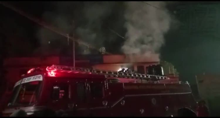 लोन एप्लीकेशन रिजेक्ट होने पर एक व्यक्ति ने बैंक को किया आग के हवाले, गिरफ्तार