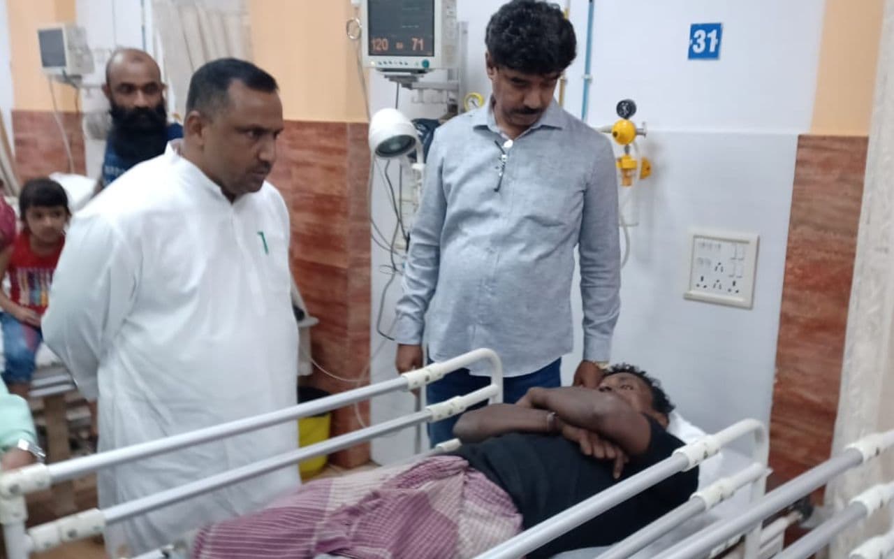 जमशेदपुर हादसा अपडेट : घायल लोगों से मिले मंत्री बन्ना गुप्ता, डीसी ने दिए ये निर्देश