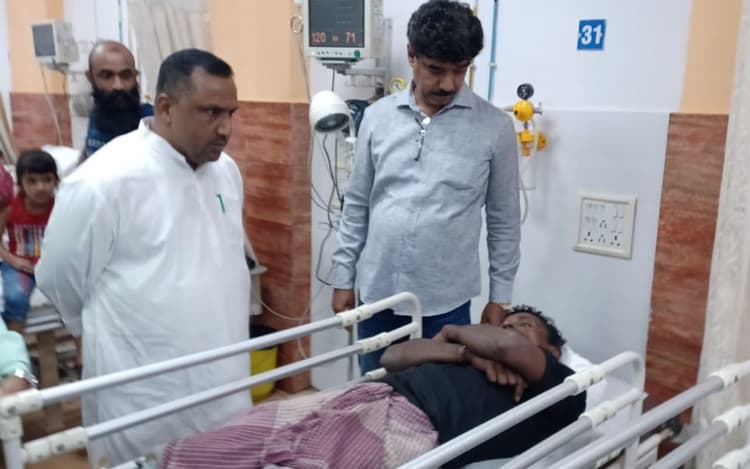 जमशेदपुर हादसा अपडेट : घायल लोगों से मिले मंत्री बन्ना गुप्ता, डीसी ने दिए ये निर्देश