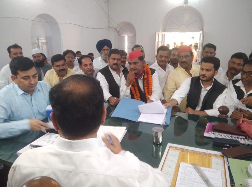 UP MLC Chunav: बरेली-रामपुर एमएलसी सीट से भाजपा-सपा प्रत्याशियों ने दाखिल किया नामांकन पत्र, रोचक समीकरण UP MLC Chunav: बरेली-रामपुर एमएलसी सीट से भाजपा-सपा प्रत्याशियों ने दाखिल किया नामांकन पत्र, रोचक समीकरण
