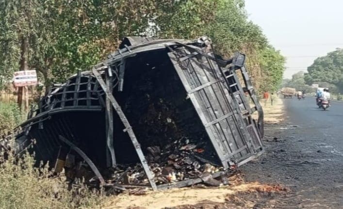 क्या बरेली के इस पेट्रोल पंप से डीजल भराते ही जलकर खाक हो जाते हैं ट्रक? जांच से पहले दूसरा ट्रक भी तबाह