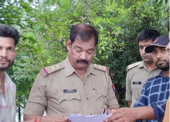 बरेली के बहेड़ी में गोवंश अवशेष मिलने पर हंगामा, पुलिस ने आरोपों को नकारा, खून का लिया सैंपल