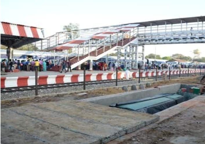 Bareilly: दिन में बिछाई पटरियां रात को उखड़ जाती थीं, ऐसा है इस प्लेटफार्म का रहस्य, जानें पूरी कहानी